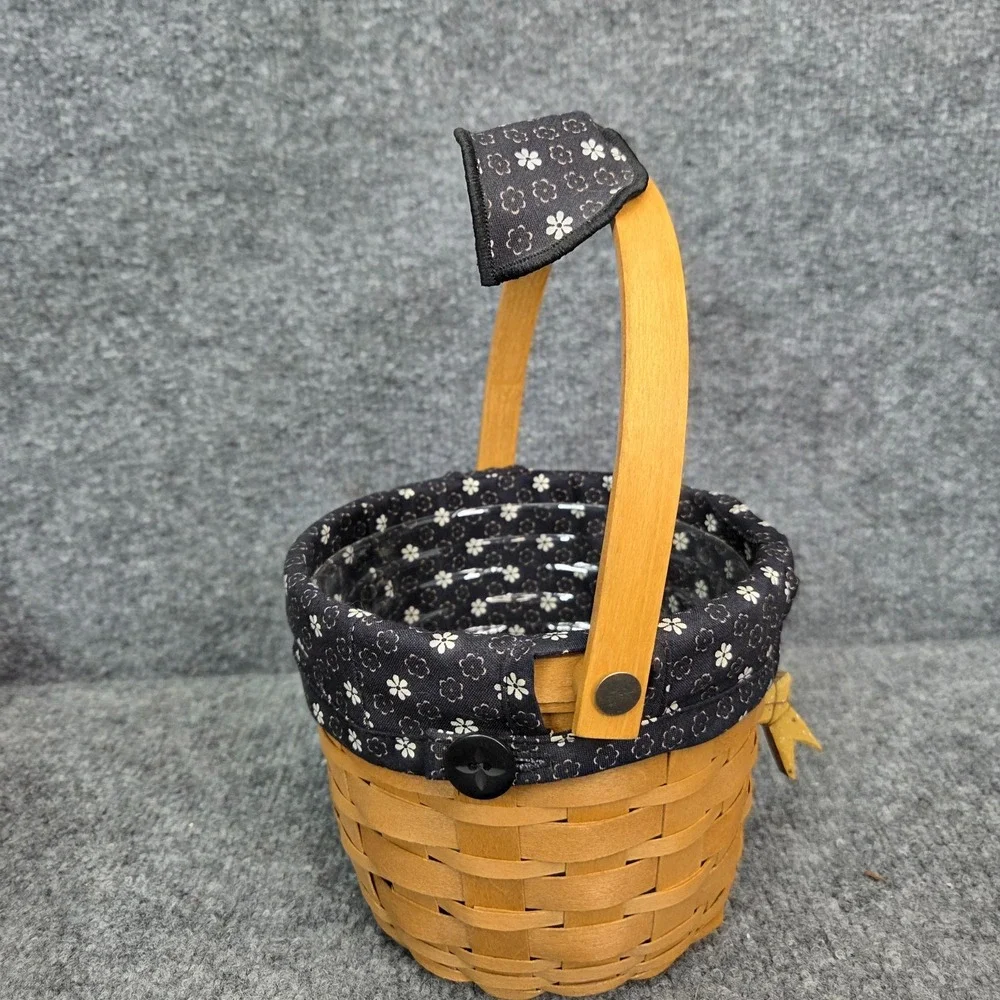 Longaberger 2010 Dresden Basket W/ Black Flower Star Fabric Liner, & Protector